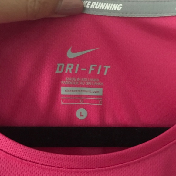 Pink Nike Running Top! 😎🏃🏽‍♀️🌟 size large - Picture 4 of 5